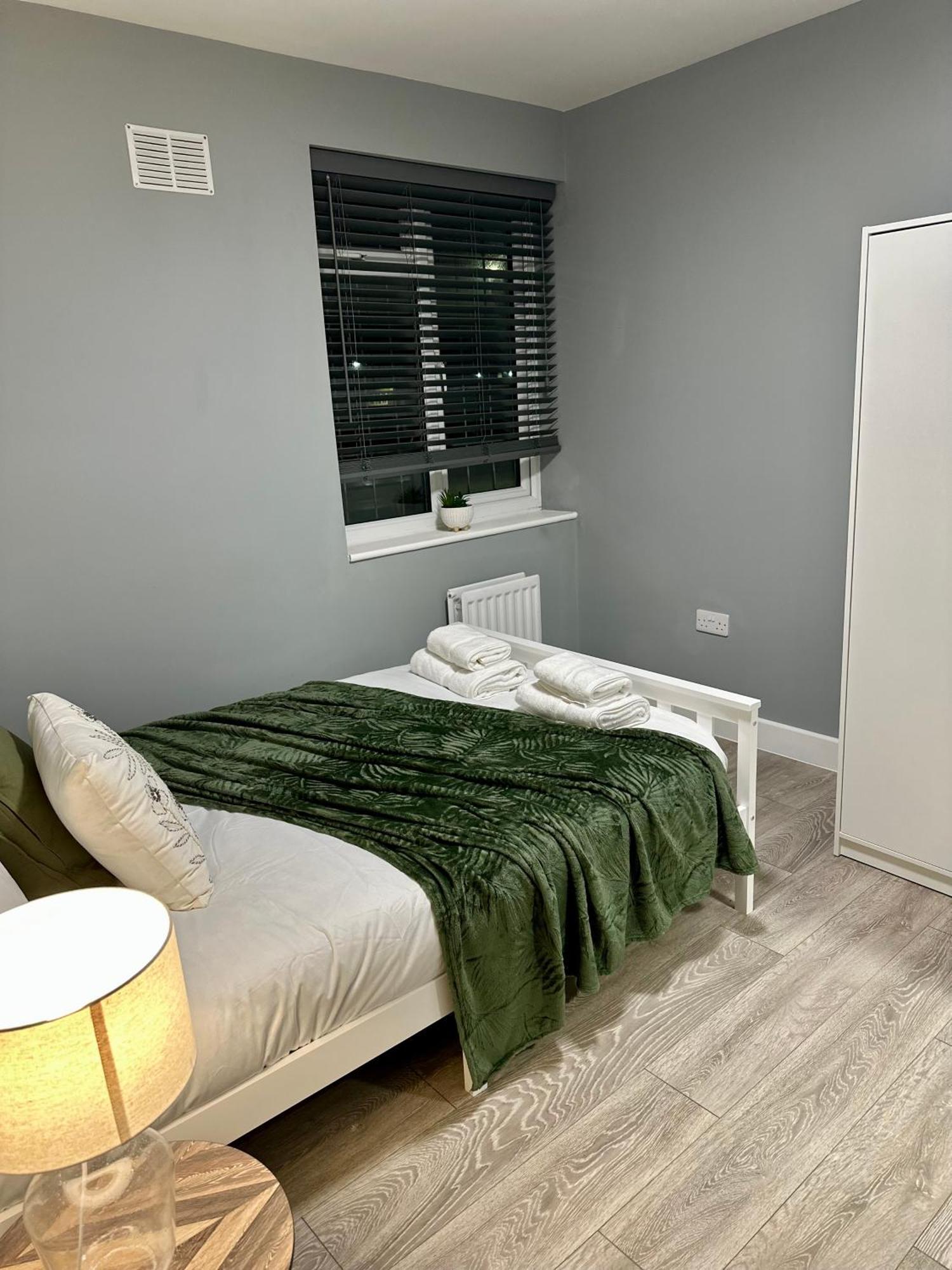 Cosy Ensuite Double Room, Near Heathrow Airport Northolt  Eksteriør billede
