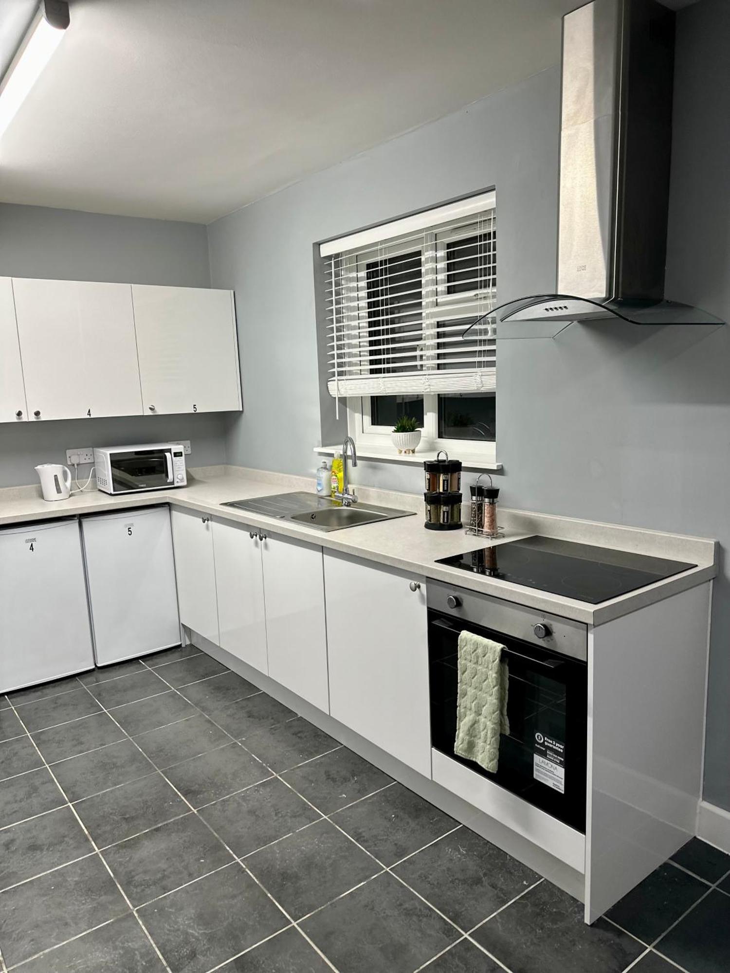Cosy Ensuite Double Room, Near Heathrow Airport Northolt  Eksteriør billede