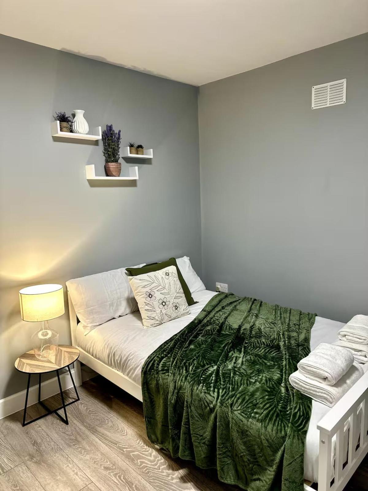 Cosy Ensuite Double Room, Near Heathrow Airport Northolt  Eksteriør billede